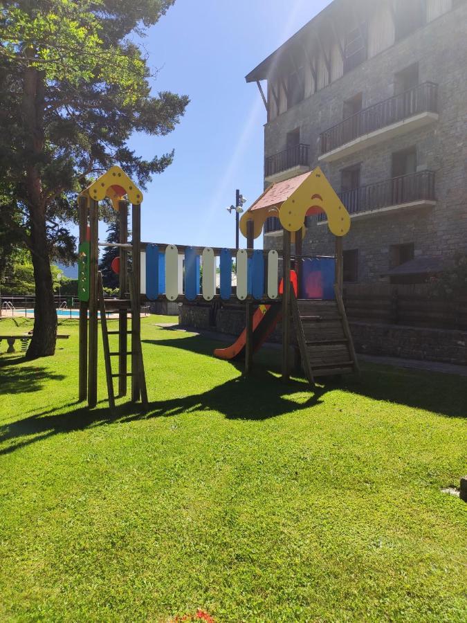Apartamento Montes de Villanua Bagian luar foto