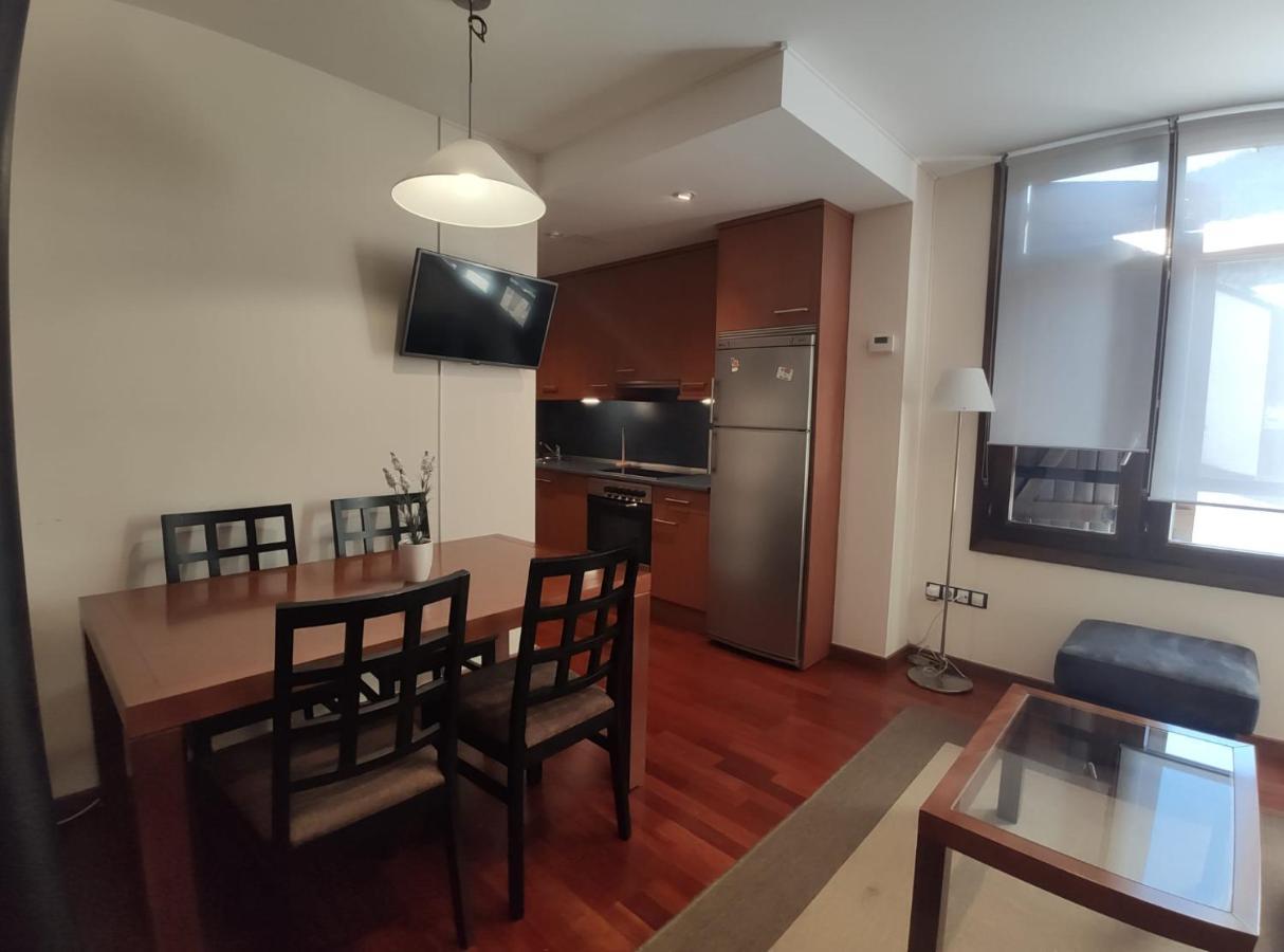 Apartamento Montes de Villanua Bagian luar foto